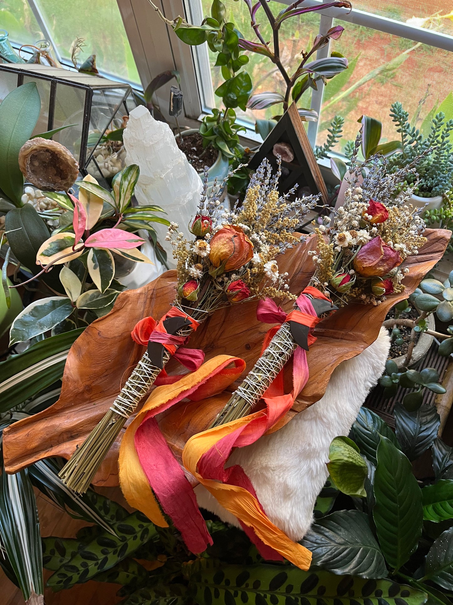 Protection & Love Smudge Bouquet β Dried Lavender, Roses and Marigolds with Shungite Moon Pendant | Grounding Self-Care Gift