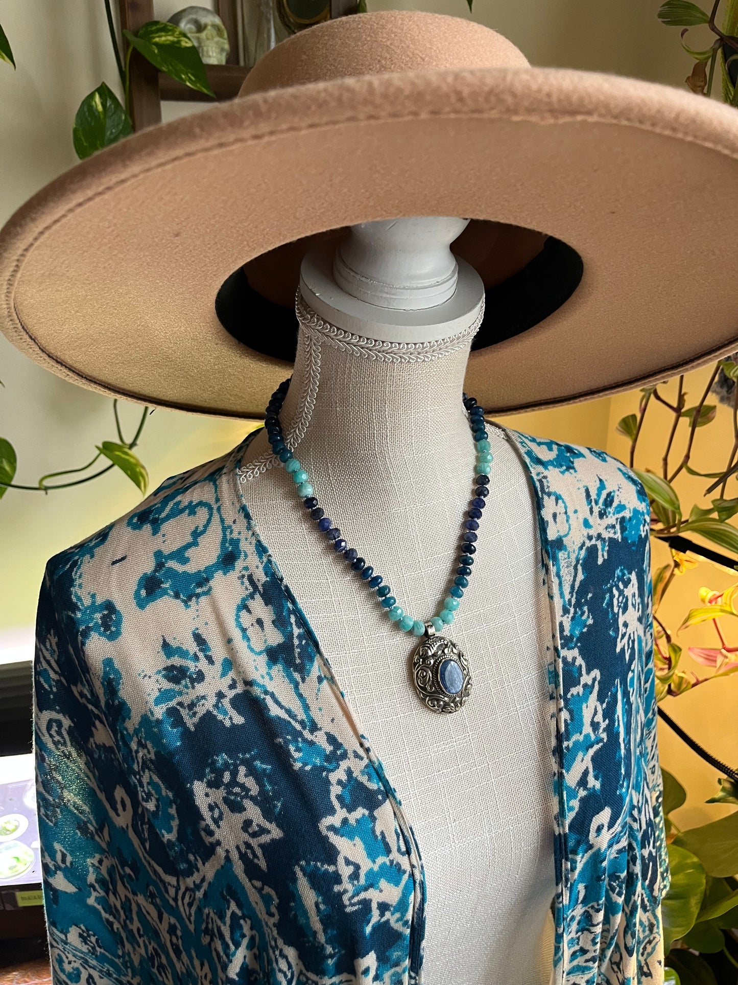 Blue ombre’ gem candy necklace