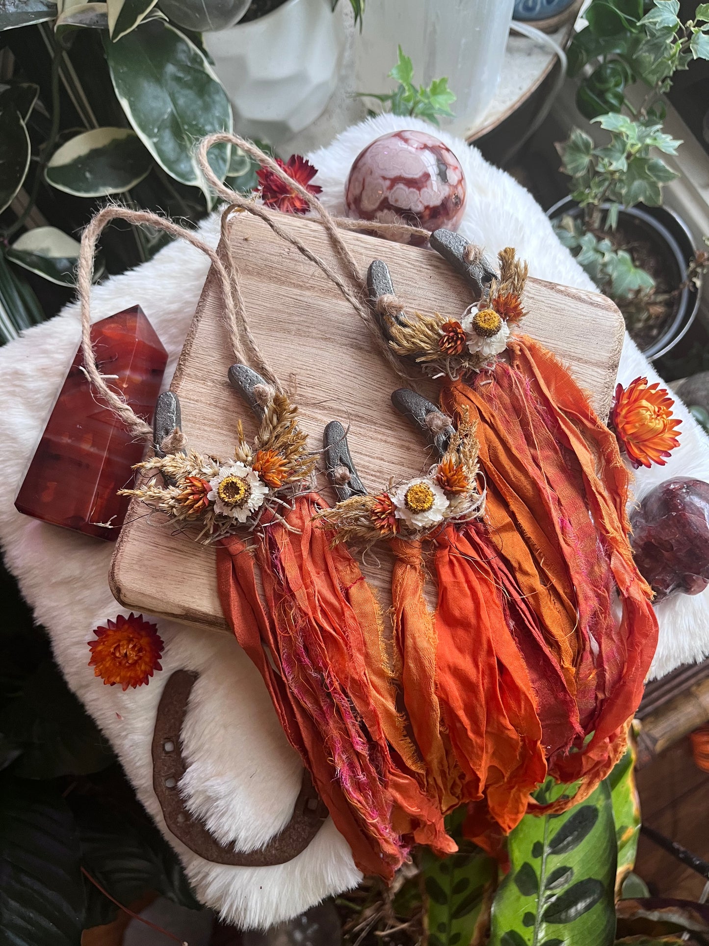 Fire Horse Lucky Horseshoe with flowers: Pagan Altar Decor