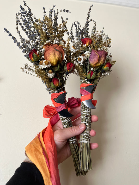 Protection & Love Smudge Bouquet – Dried Lavender, Roses and Marigolds with Shungite Moon Pendant | Grounding Self-Care Gift